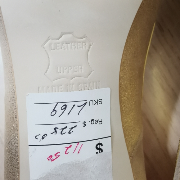 Amante Open Toe Pumps - Picture 13 of 16